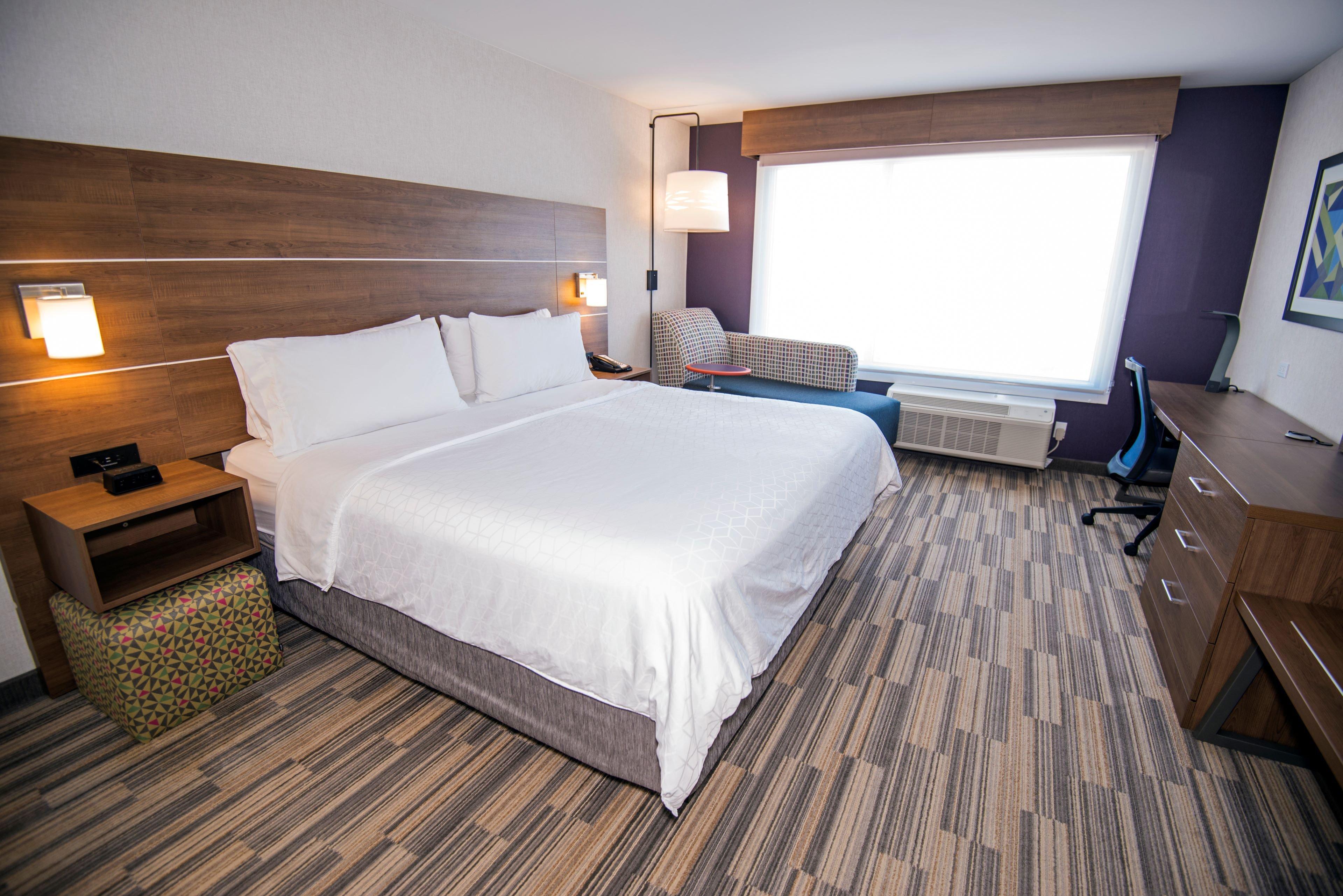 Holiday Inn Express - Red Deer North By Ihg Exterior photo