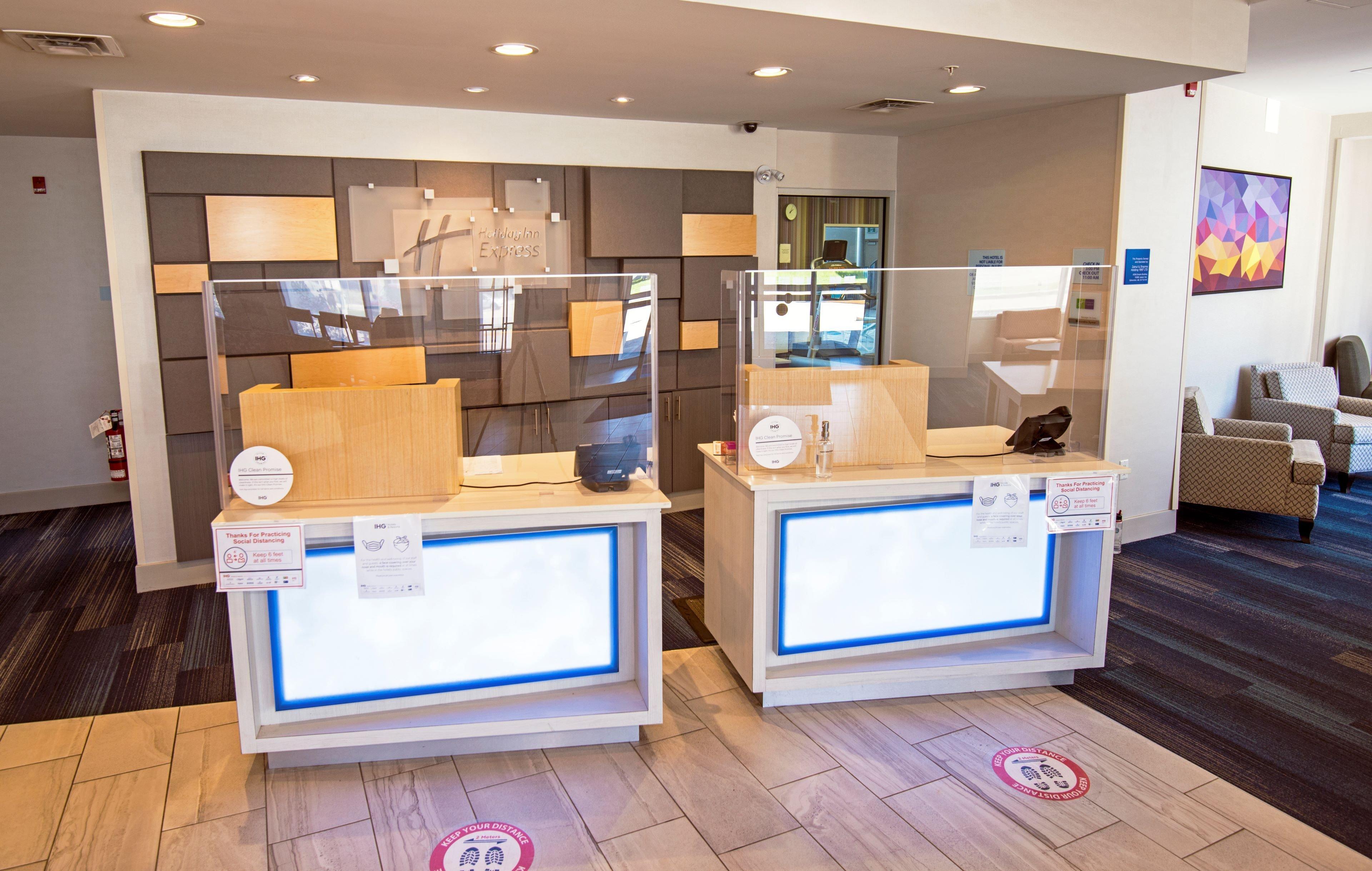 Holiday Inn Express - Red Deer North By Ihg Exterior photo