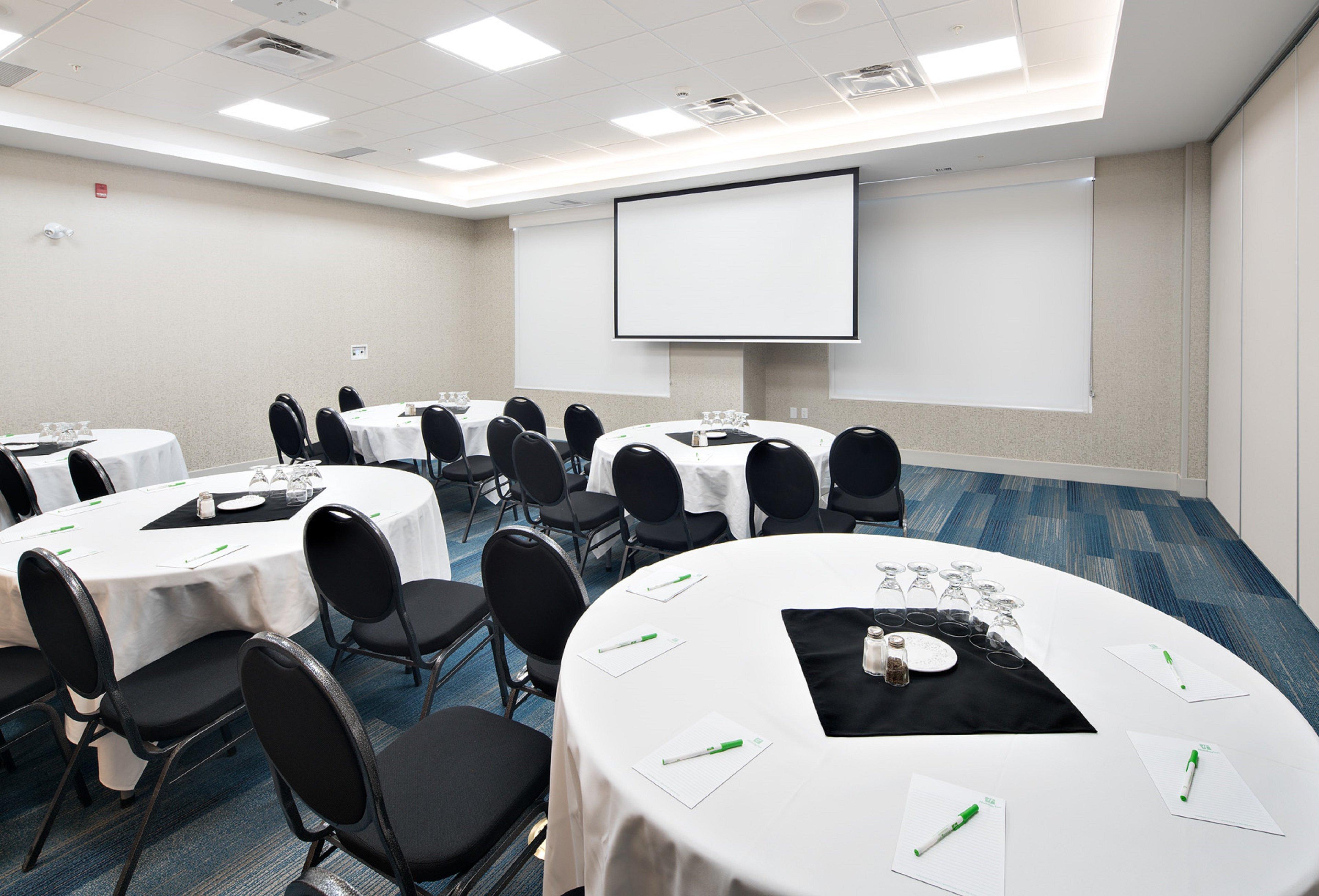 Holiday Inn Express - Red Deer North By Ihg Exterior photo